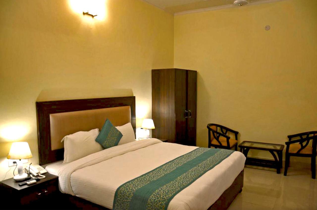 Elm Tree Amritsar Hotel Kültér fotó